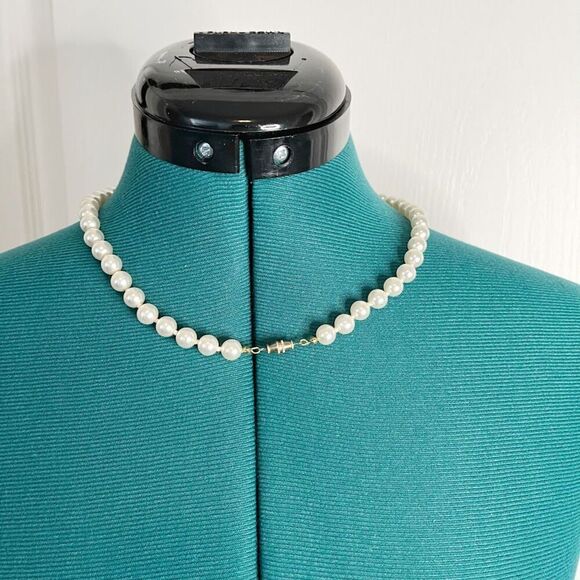 Beaded Faux Pearl Rhinestone Drop Pendant Stamped "Roman" Choker Necklace - Picture 4 of 8